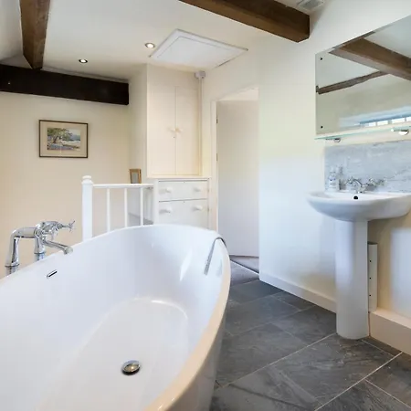 Fold Cottage, Outgate Near Ambleside * Hawkshead